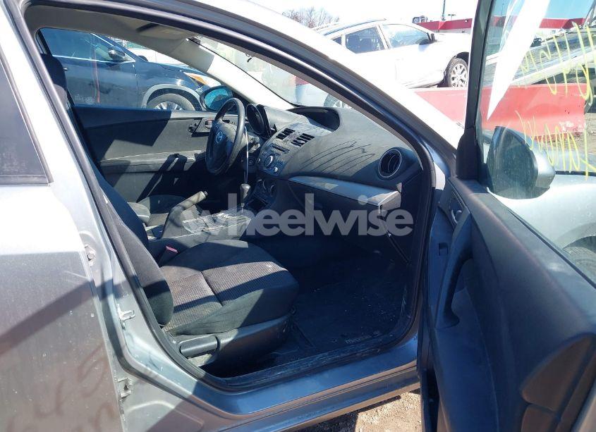 Photo 5 of 2012 Mazda Mazda3 I SPORT (VIN JM1BL1UG9C1586337)