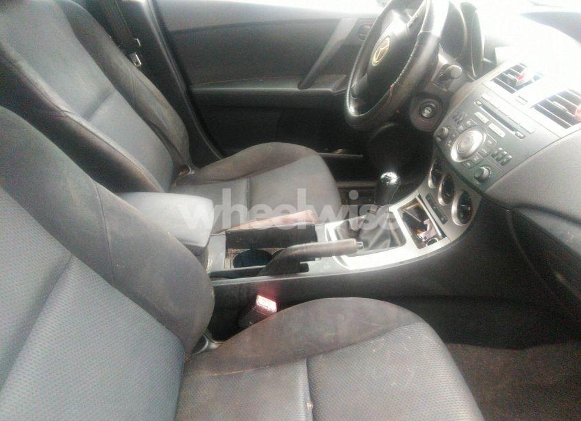 Photo 5 of 2011 Mazda Mazda3 I SPORT (VIN JM1BL1UGXB1361861)