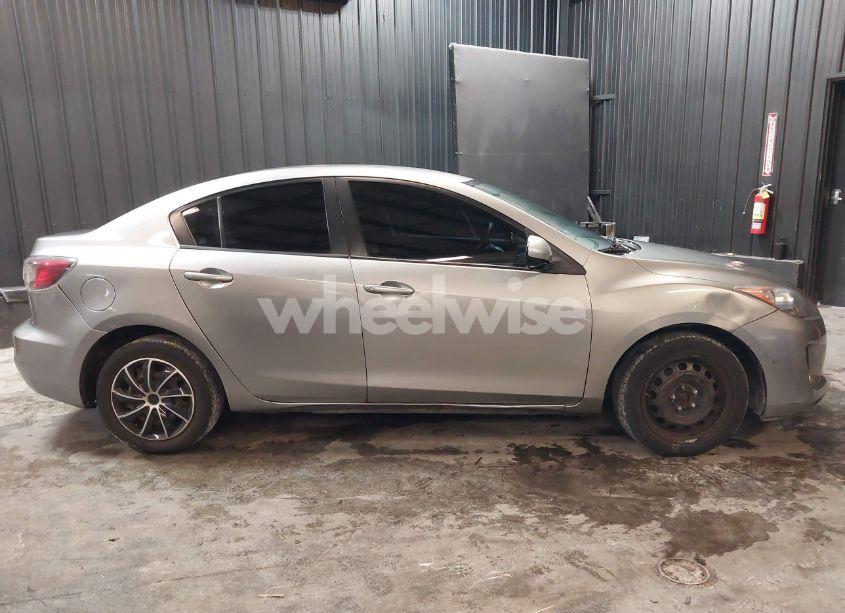 Photo 13 of 2012 Mazda Mazda3 I SPORT (VIN JM1BL1UGXC1506740)