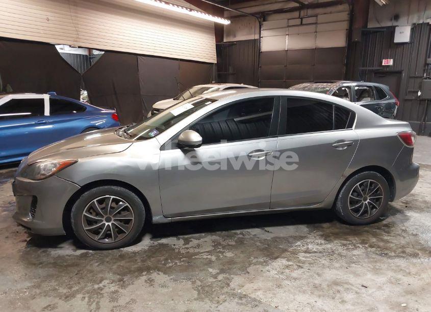 Photo 14 of 2012 Mazda Mazda3 I SPORT (VIN JM1BL1UGXC1506740)