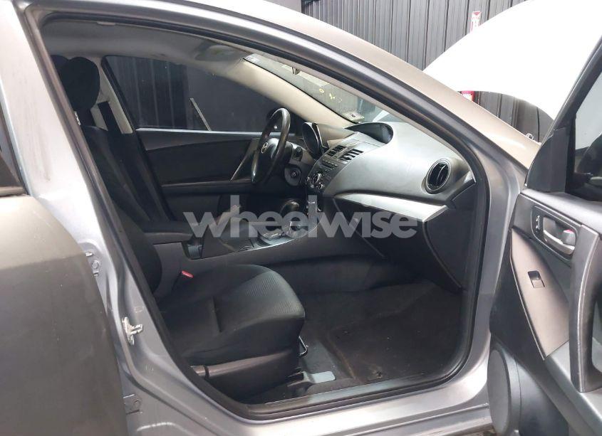 Photo 5 of 2012 Mazda Mazda3 I SPORT (VIN JM1BL1UGXC1506740)