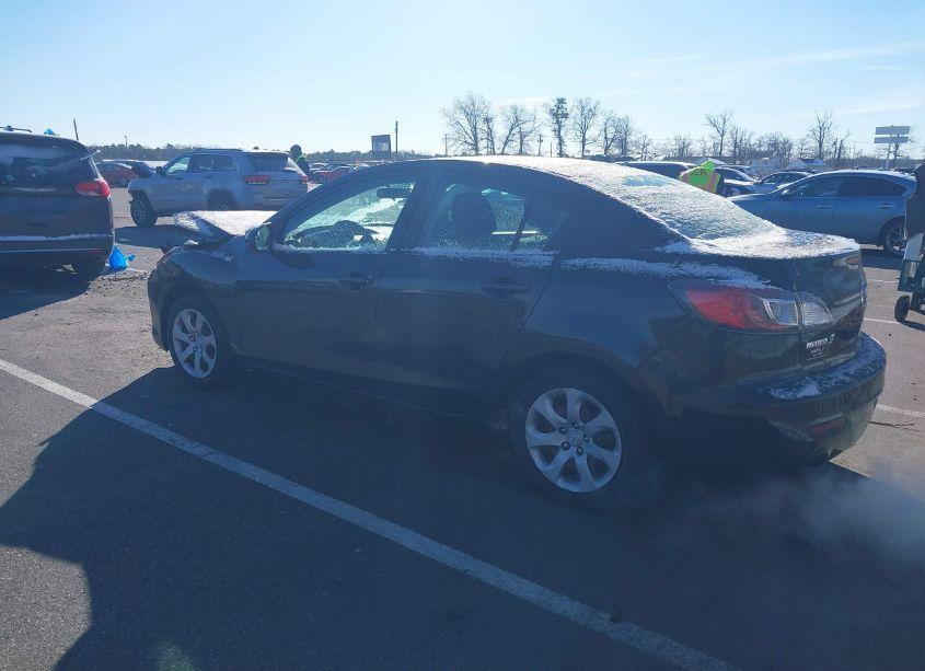 Photo 3 of 2012 Mazda Mazda3 I SPORT (VIN JM1BL1UGXC1507788)