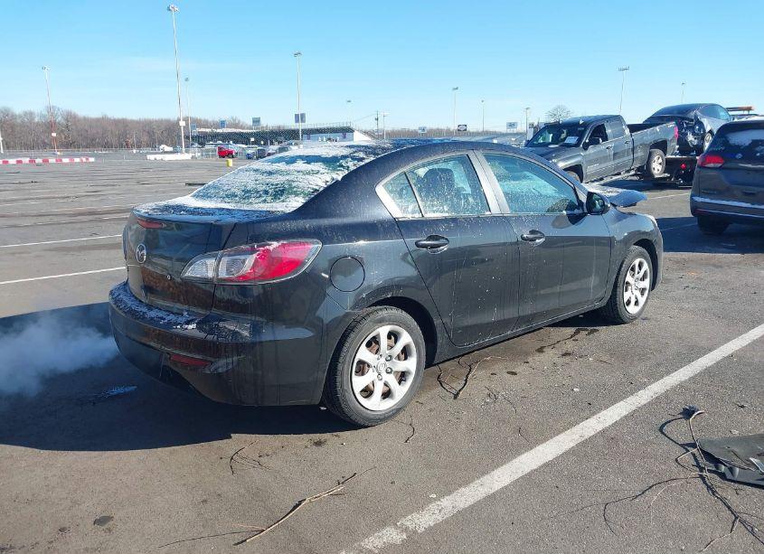 Photo 4 of 2012 Mazda Mazda3 I SPORT (VIN JM1BL1UGXC1507788)