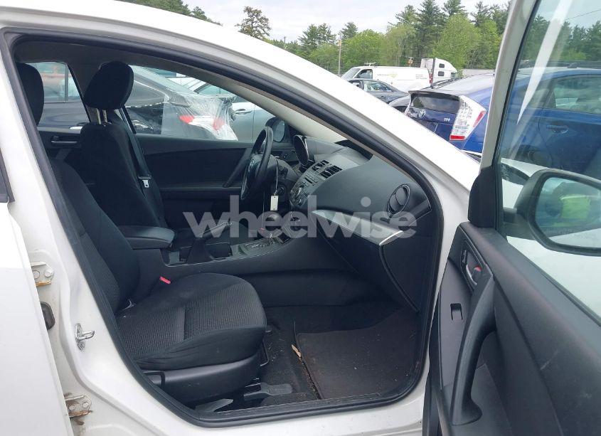 Photo 5 of 2012 Mazda Mazda3 I SPORT (VIN JM1BL1UGXC1519939)
