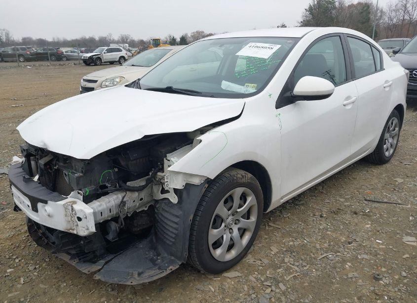 Photo 2 of 2012 Mazda Mazda3 I SPORT (VIN JM1BL1UGXC1549121)