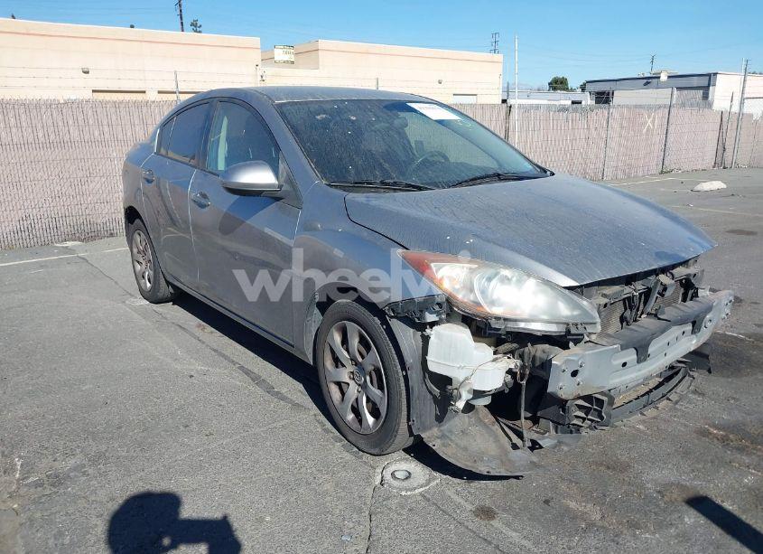 2013 Mazda Mazda3 I SPORT (VIN JM1BL1UP1D1733624) main photo