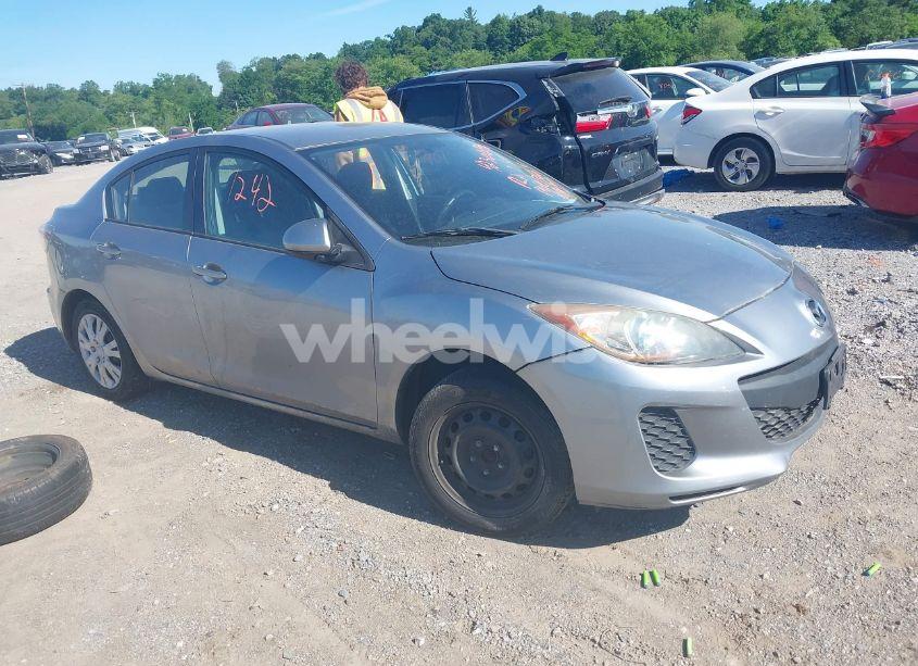 2013 Mazda Mazda3 I SPORT (VIN JM1BL1UP1D1852094) main photo