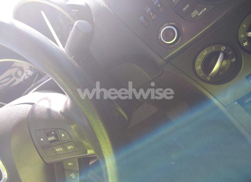 Photo 11 of 2013 Mazda Mazda3 I SPORT (VIN JM1BL1UP1D1852094)