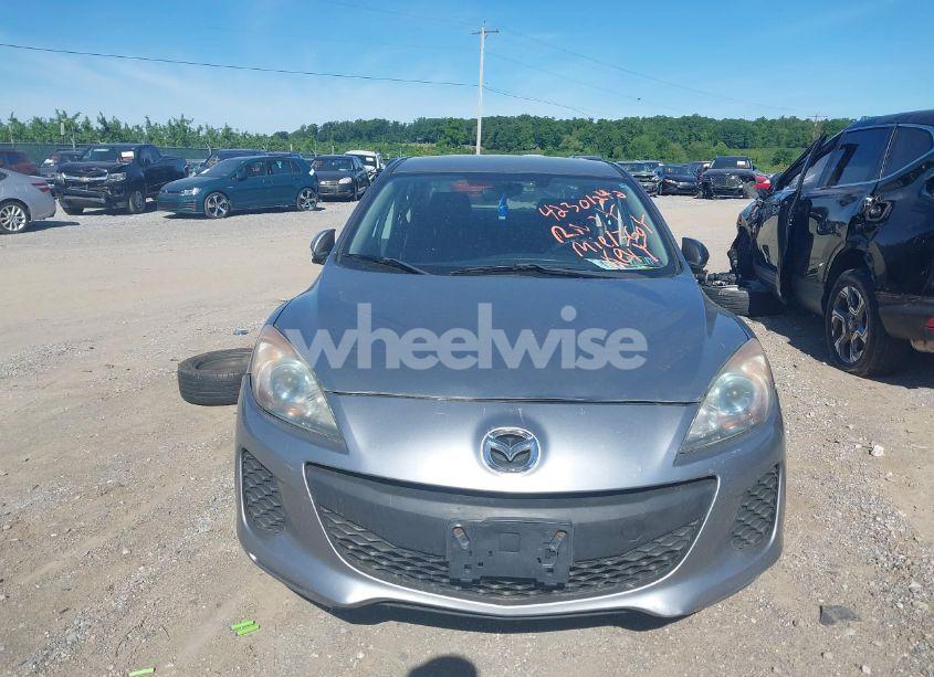 Photo 12 of 2013 Mazda Mazda3 I SPORT (VIN JM1BL1UP1D1852094)