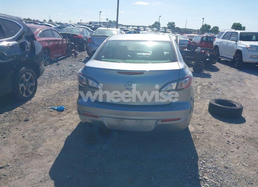 Photo 16 of 2013 Mazda Mazda3 I SPORT (VIN JM1BL1UP1D1852094)