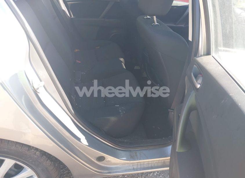 Photo 8 of 2013 Mazda Mazda3 I SPORT (VIN JM1BL1UP1D1852094)