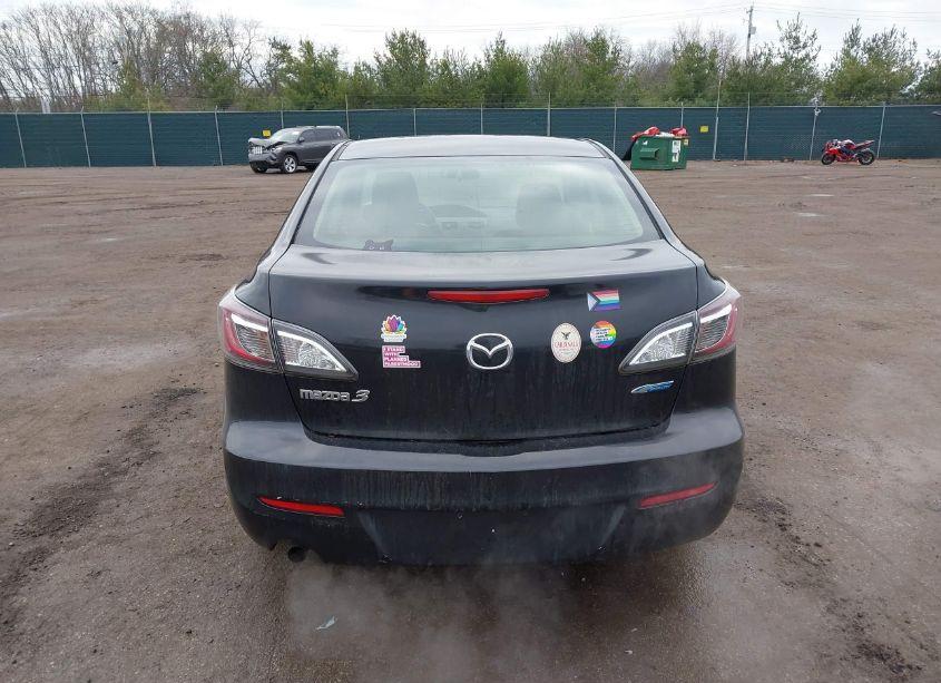 Photo 16 of 2013 Mazda Mazda3 I SPORT (VIN JM1BL1UP4D1755133)