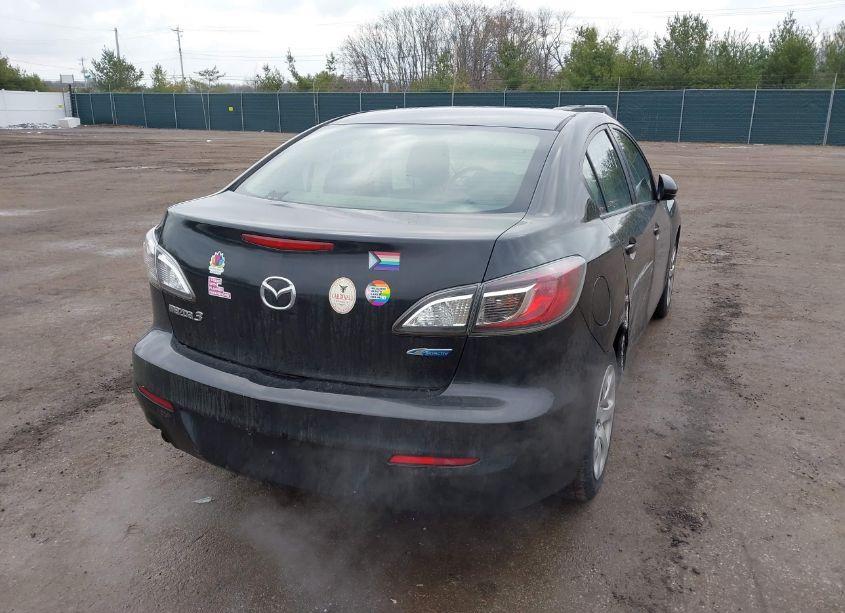 Photo 4 of 2013 Mazda Mazda3 I SPORT (VIN JM1BL1UP4D1755133)