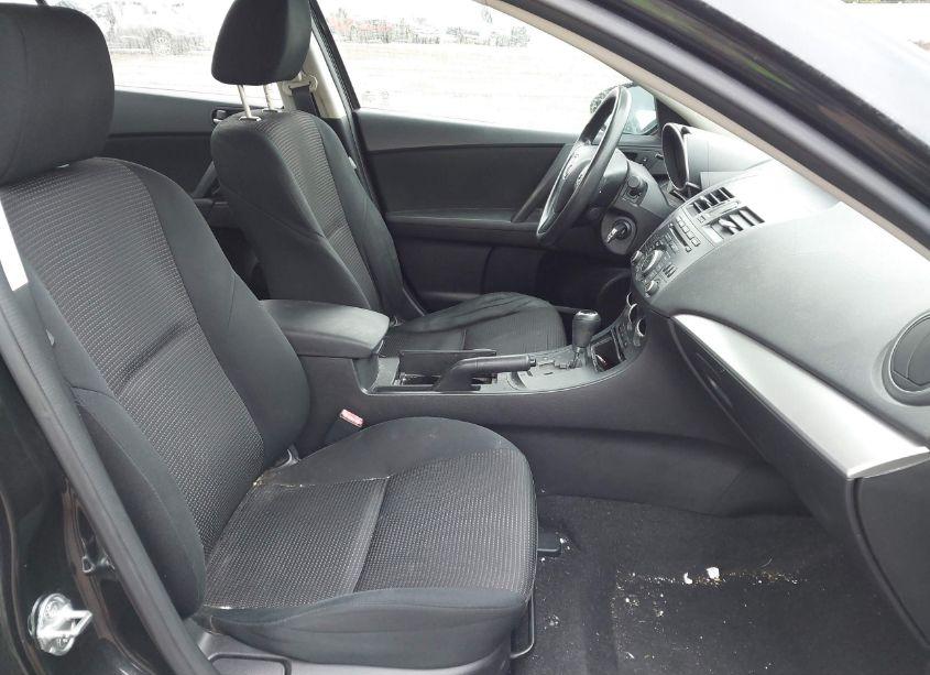 Photo 5 of 2013 Mazda Mazda3 I SPORT (VIN JM1BL1UP4D1755133)