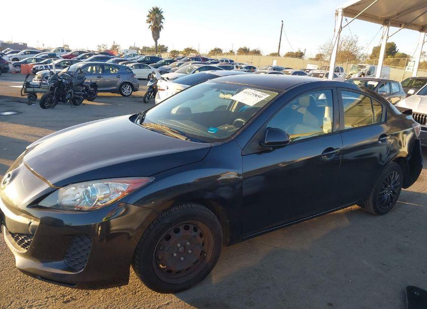 Photo 15 of 2013 Mazda Mazda3 I SPORT (VIN JM1BL1UP5D1759885)