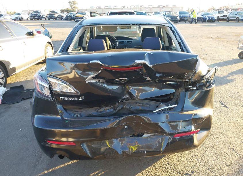 Photo 17 of 2013 Mazda Mazda3 I SPORT (VIN JM1BL1UP5D1759885)