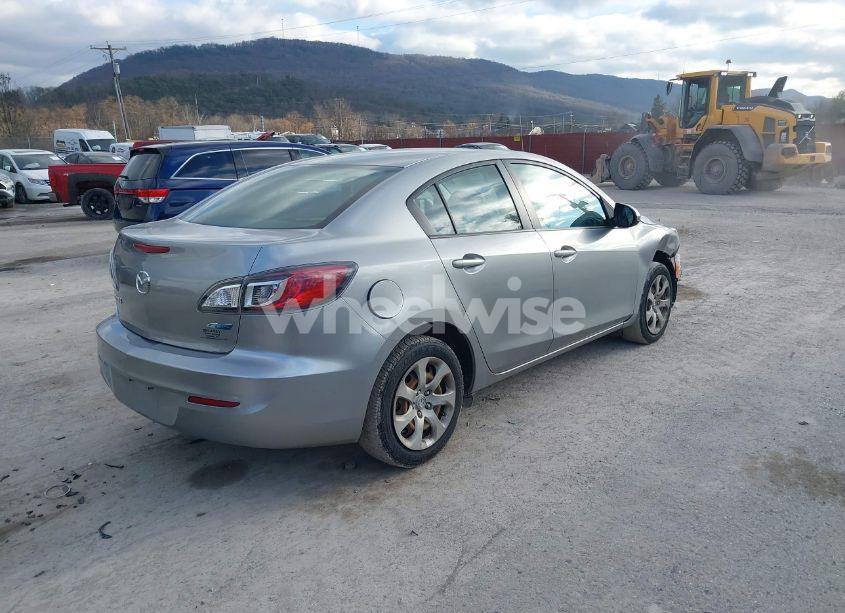 Photo 4 of 2013 Mazda Mazda3 I SPORT (VIN JM1BL1UP6D1822475)
