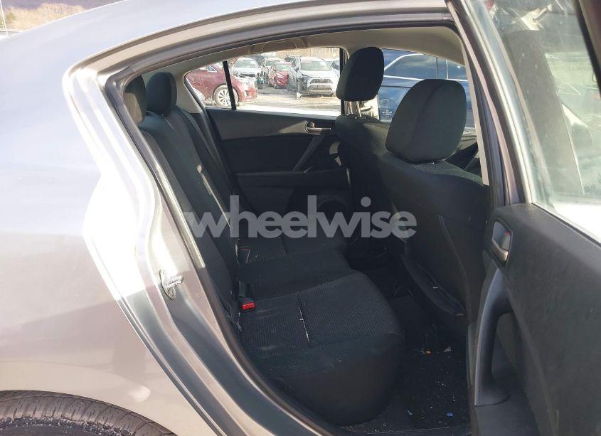 Photo 8 of 2013 Mazda Mazda3 I SPORT (VIN JM1BL1UP6D1822475)