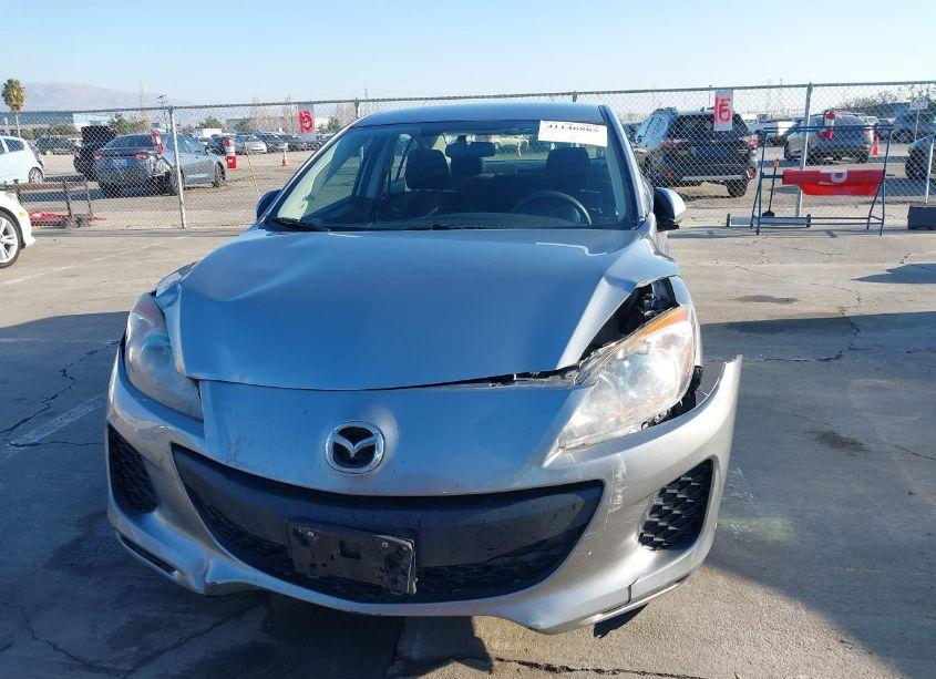 Photo 12 of 2013 Mazda Mazda3 I SPORT (VIN JM1BL1UP6D1852270)