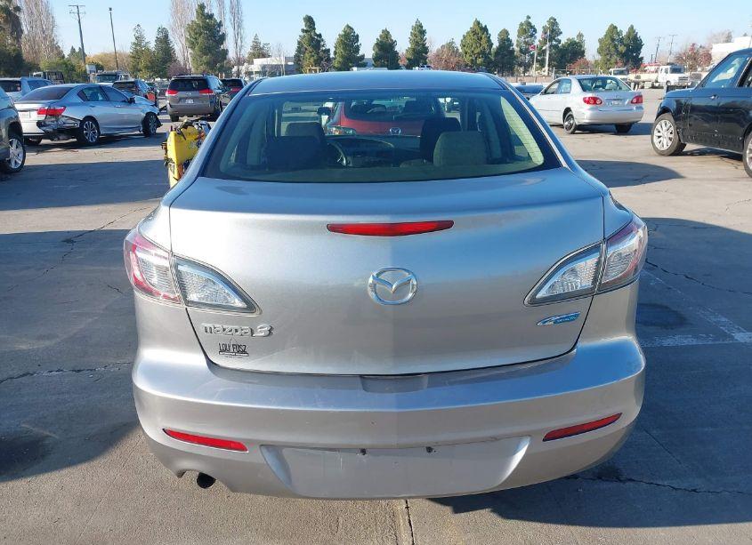 Photo 16 of 2013 Mazda Mazda3 I SPORT (VIN JM1BL1UP6D1852270)