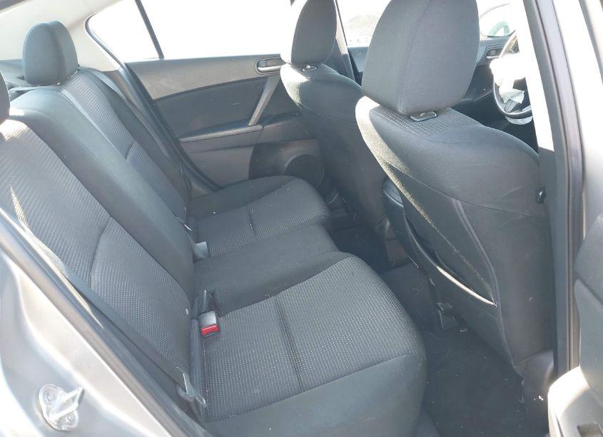 Photo 8 of 2013 Mazda Mazda3 I SPORT (VIN JM1BL1UP6D1852270)
