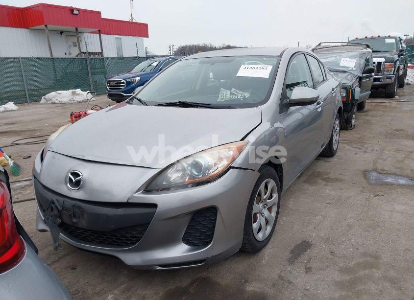 Photo 12 of 2013 Mazda Mazda3 I SPORT (VIN JM1BL1UP7D1749469)