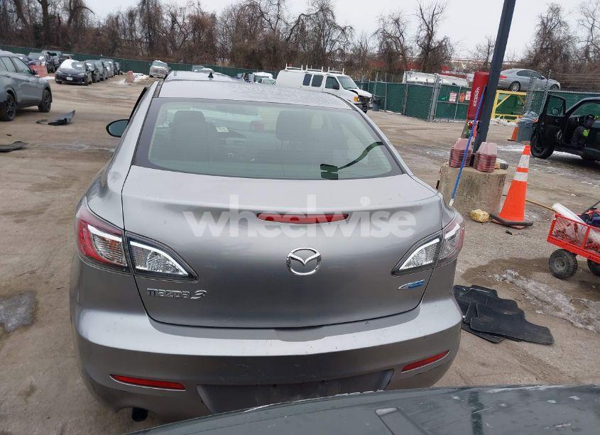 Photo 16 of 2013 Mazda Mazda3 I SPORT (VIN JM1BL1UP7D1749469)