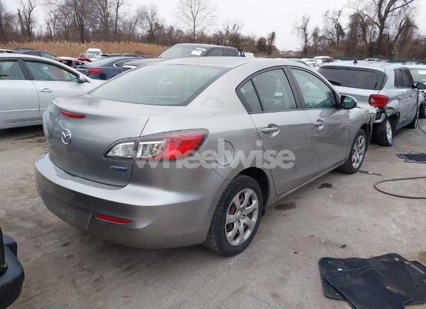 Photo 4 of 2013 Mazda Mazda3 I SPORT (VIN JM1BL1UP7D1749469)