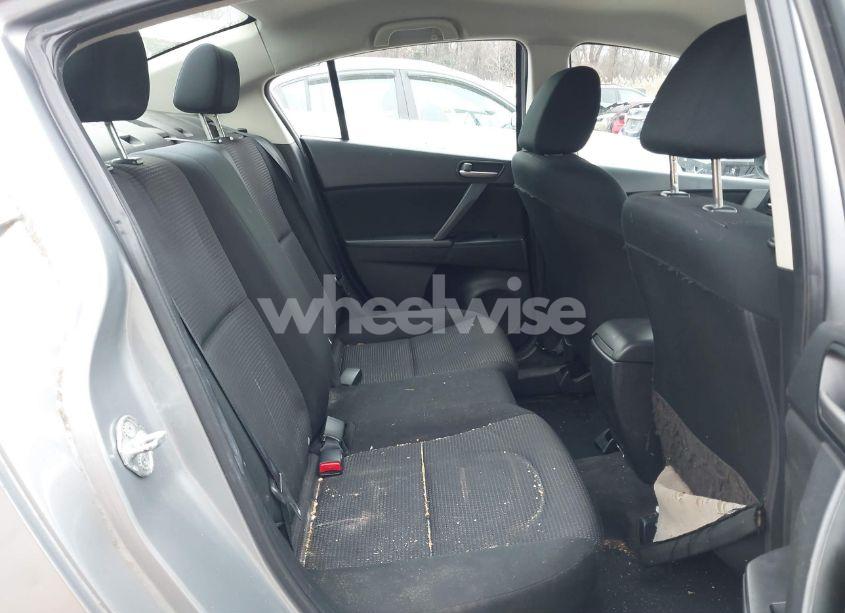 Photo 8 of 2013 Mazda Mazda3 I SPORT (VIN JM1BL1UP7D1749469)