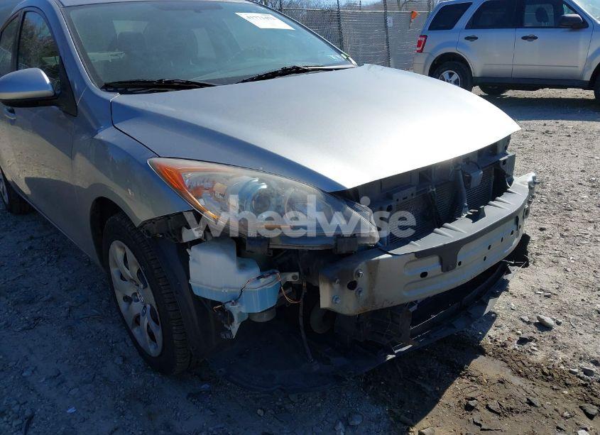 Photo 12 of 2013 Mazda Mazda3 I SPORT (VIN JM1BL1UP7D1773397)