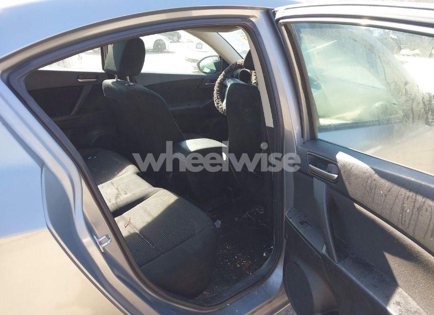 Photo 8 of 2013 Mazda Mazda3 I SPORT (VIN JM1BL1UP7D1773397)