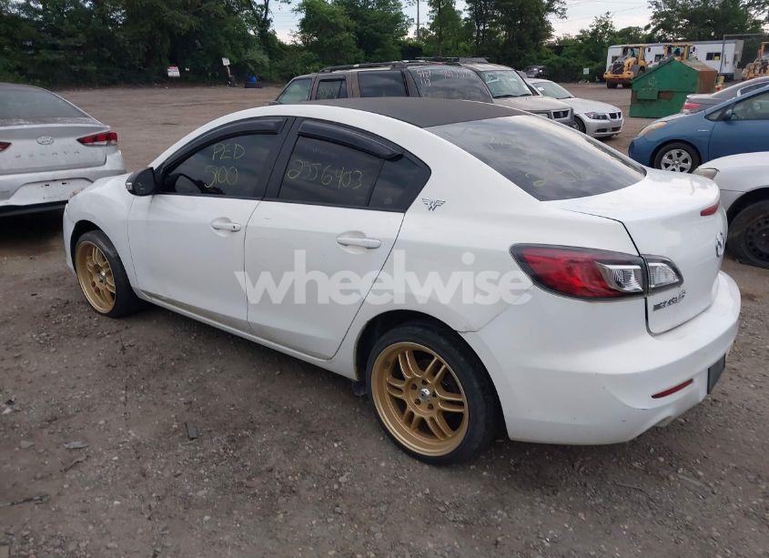 Photo 3 of 2013 Mazda Mazda3 I SPORT (VIN JM1BL1UP8D1833686)