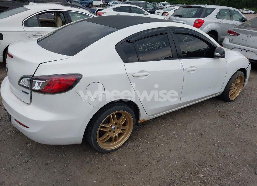 Photo 4 of 2013 Mazda Mazda3 I SPORT (VIN JM1BL1UP8D1833686)