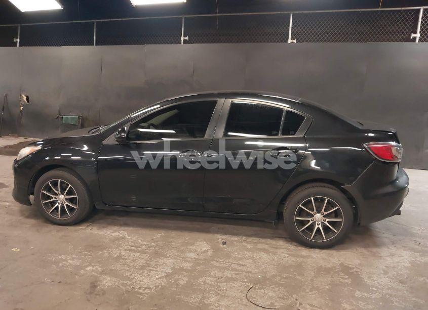 Photo 14 of 2013 Mazda Mazda3 I SPORT (VIN JM1BL1UP9D1738392)