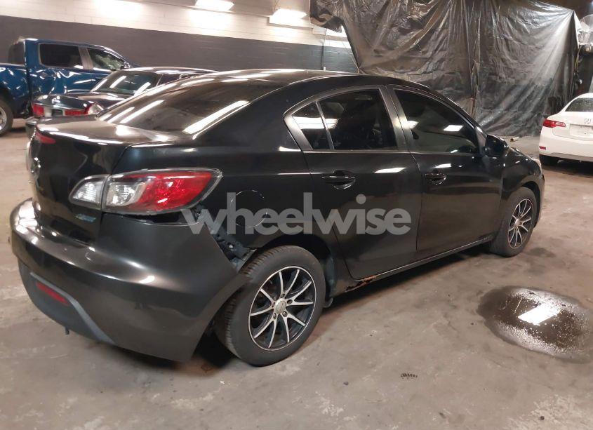 Photo 4 of 2013 Mazda Mazda3 I SPORT (VIN JM1BL1UP9D1738392)