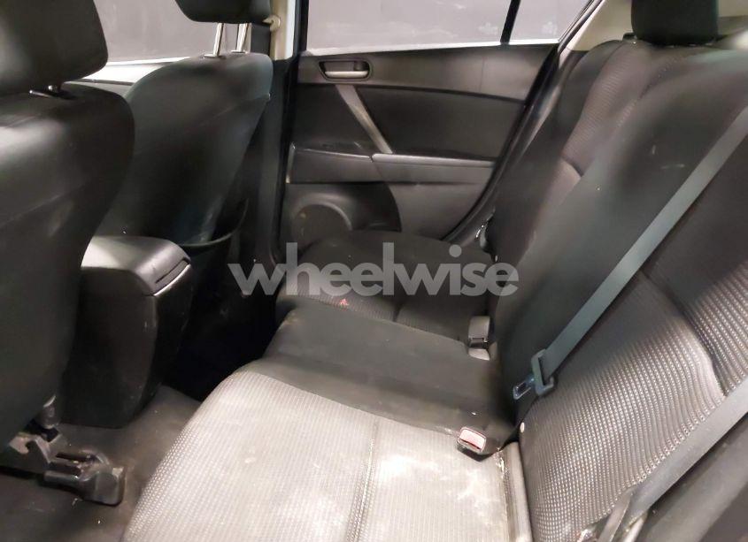 Photo 8 of 2013 Mazda Mazda3 I SPORT (VIN JM1BL1UP9D1738392)