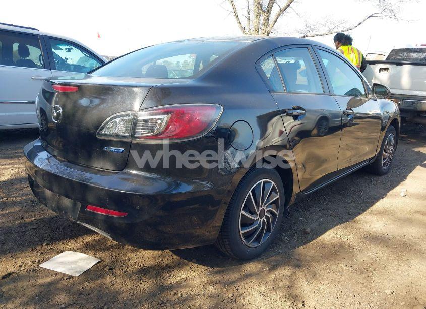 Photo 4 of 2013 Mazda Mazda3 I SPORT (VIN JM1BL1UP9D1827153)