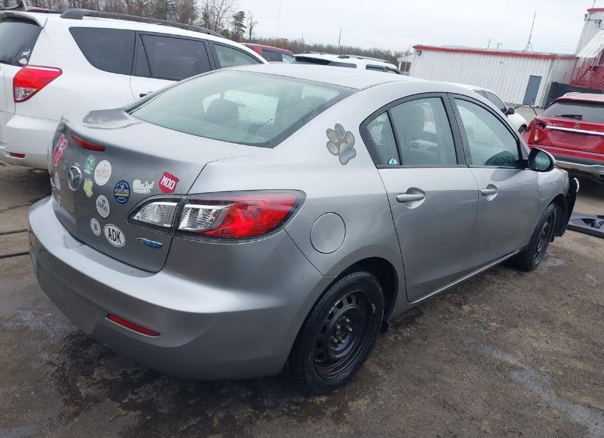 Photo 4 of 2013 Mazda Mazda3 I SPORT (VIN JM1BL1UPXD1756125)