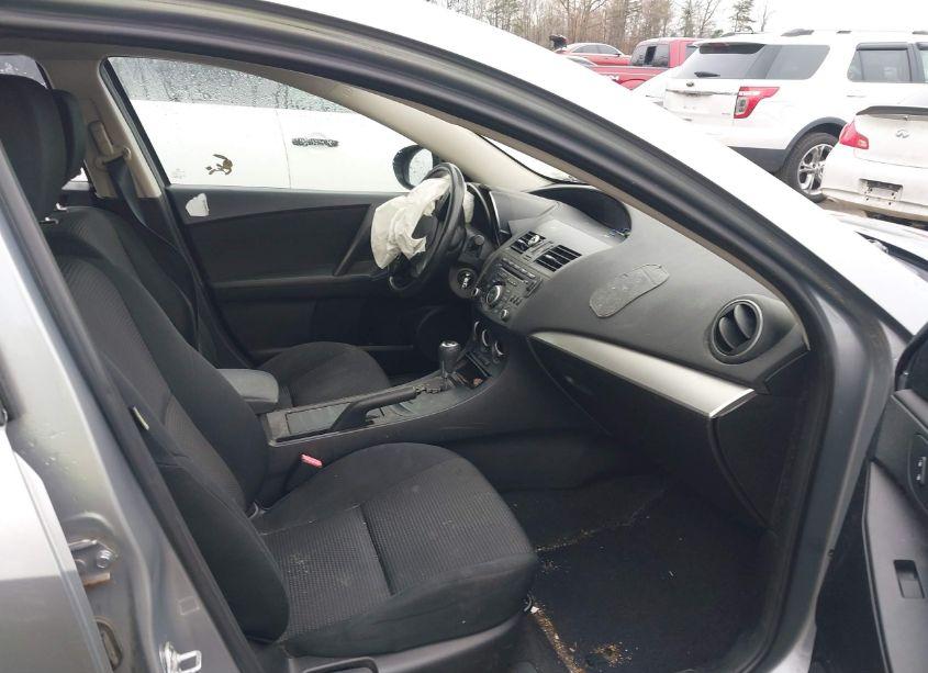 Photo 5 of 2013 Mazda Mazda3 I SPORT (VIN JM1BL1UPXD1756125)