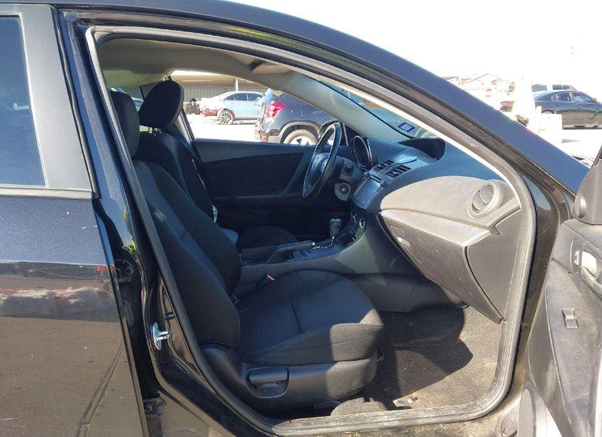 Photo 5 of 2012 Mazda Mazda3 I TOURING (VIN JM1BL1V70C1589447)