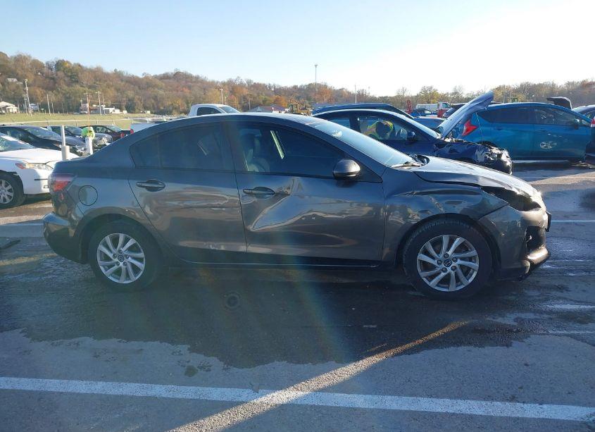 Photo 14 of 2013 Mazda Mazda3 I TOURING (VIN JM1BL1V72D1821970)