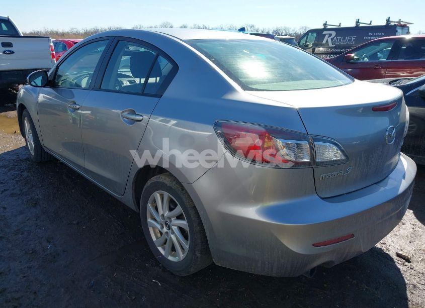 Photo 3 of 2013 Mazda Mazda3 I TOURING (VIN JM1BL1V75D1718008)