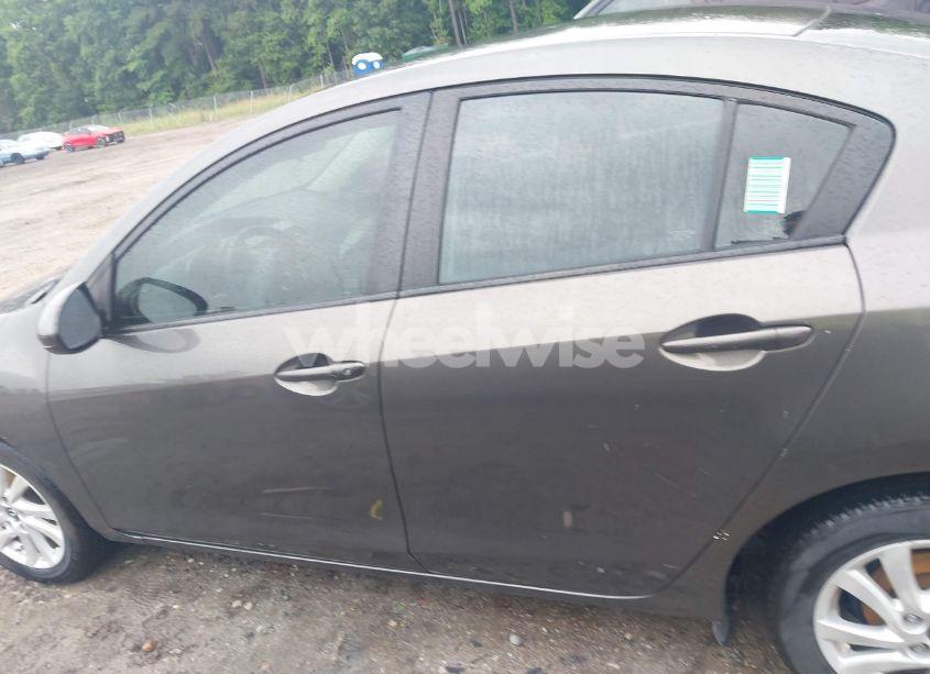 Photo 14 of 2013 Mazda Mazda3 I TOURING (VIN JM1BL1V76D1790397)