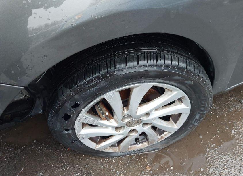 Photo 6 of 2012 Mazda Mazda3 I TOURING (VIN JM1BL1V77C1555831)