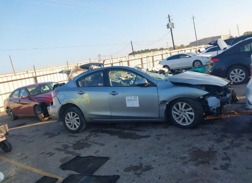 Photo 13 of 2012 Mazda Mazda3 (VIN JM1BL1V78C1613218)