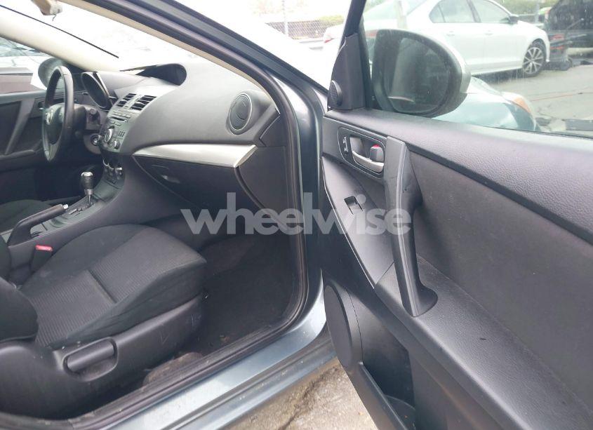 Photo 5 of 2012 Mazda Mazda3 I TOURING (VIN JM1BL1V79C1618007)