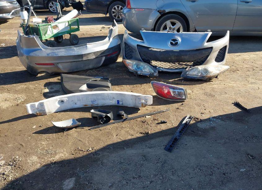 Photo 12 of 2013 Mazda Mazda3 I TOURING (VIN JM1BL1V79D1818645)