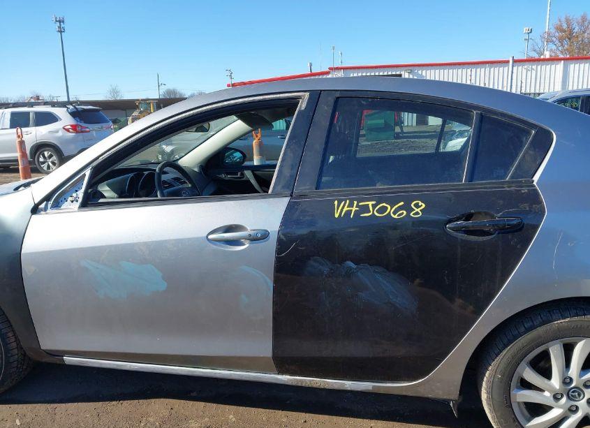 Photo 15 of 2013 Mazda Mazda3 I TOURING (VIN JM1BL1V79D1818645)