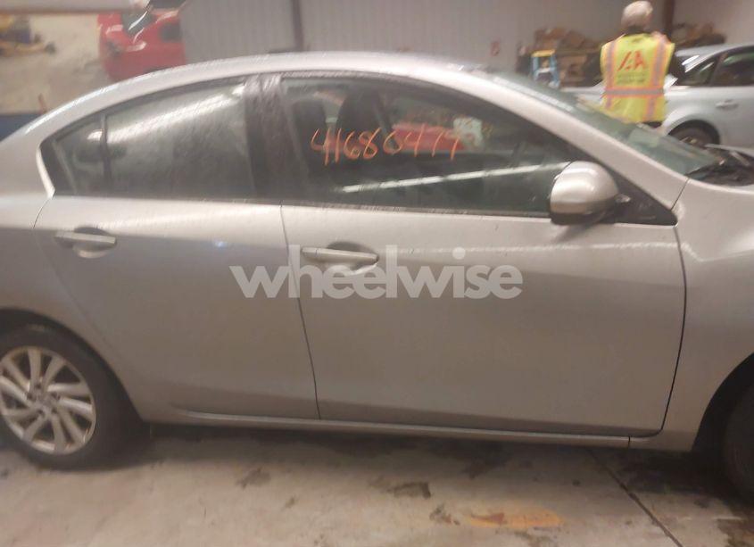 Photo 13 of 2012 Mazda Mazda3 I TOURING (VIN JM1BL1V80C1698077)