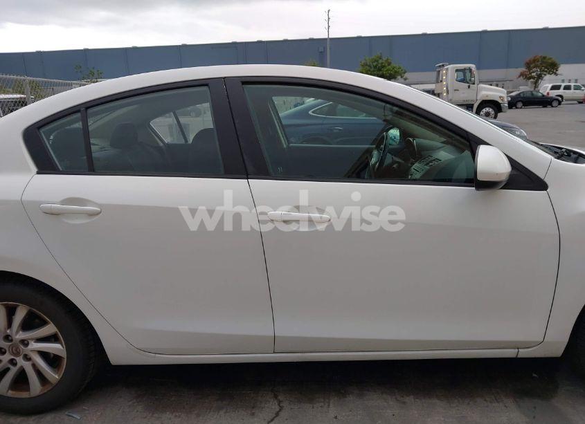 Photo 13 of 2012 Mazda Mazda3 I TOURING (VIN JM1BL1V82C1578362)